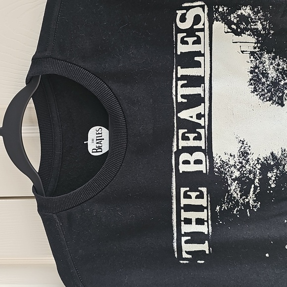 NWT Hybrid The Beatles Abbey Road Album Songs Black Crewneck Sweater L - Picture 6 of 15